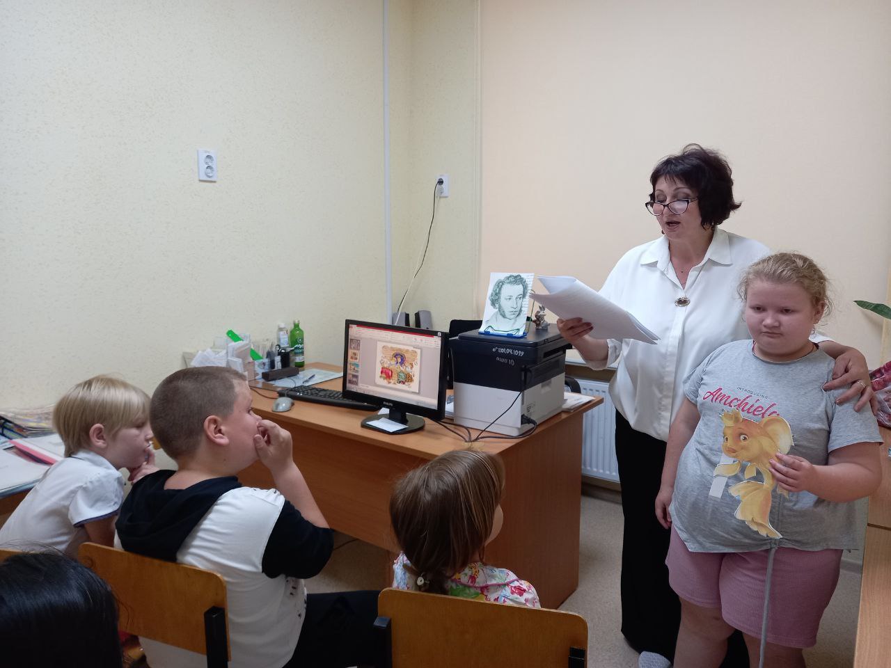 информационно-развлекательный час &amp;quot;Там на неведанных дорожках&amp;quot; , посвященый дню А.С.Пушкина.